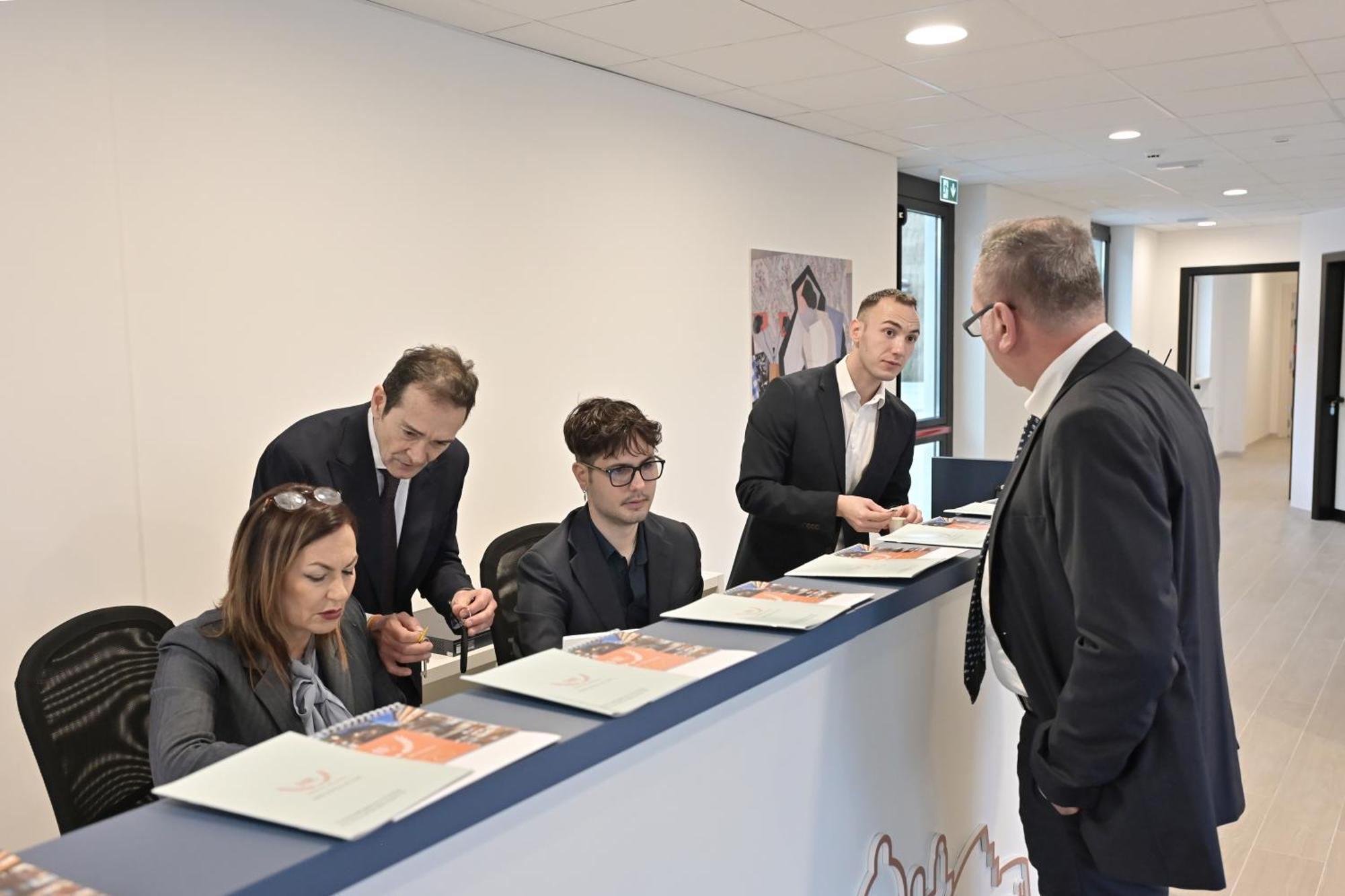 Hotel He Roma Riano  Εξωτερικό φωτογραφία